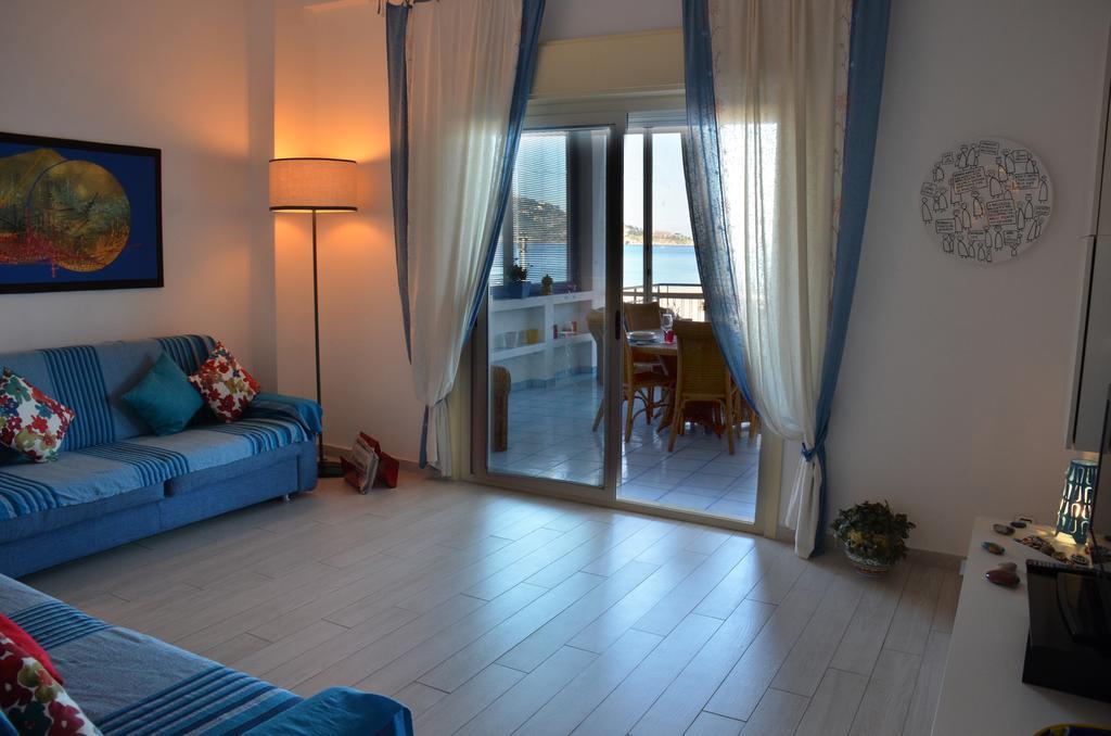 Terrazza Sul Mare Apartment จีอาร์ดีนี นักซอส ภายนอก รูปภาพ