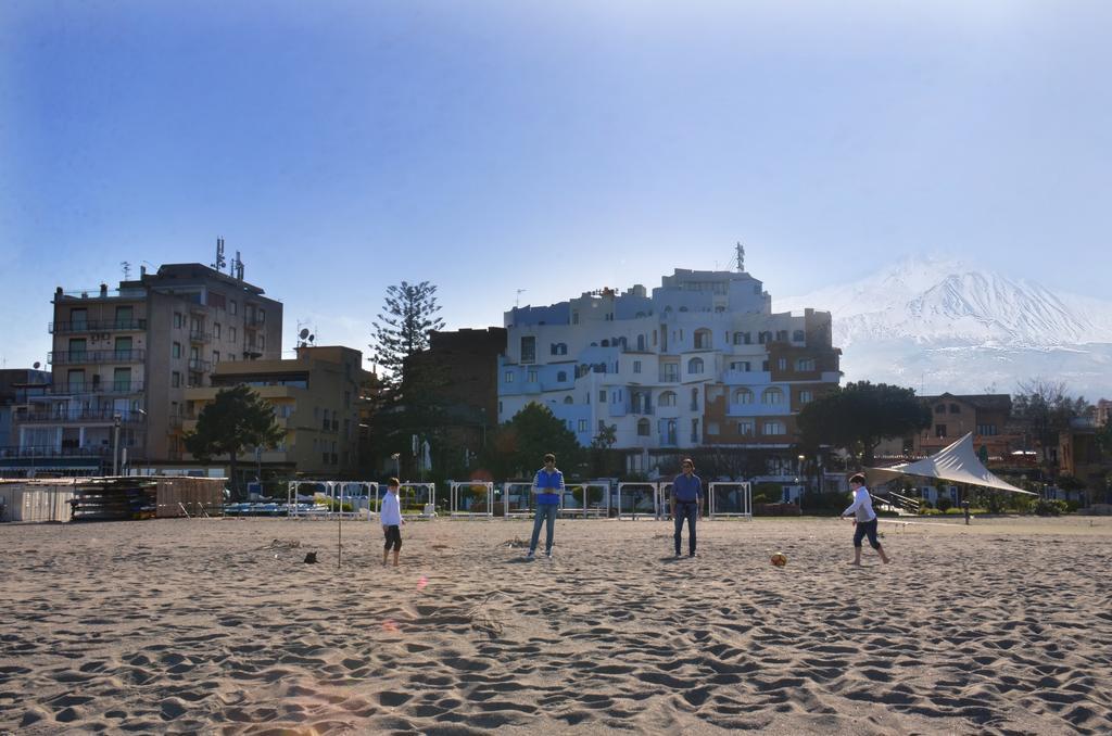 Terrazza Sul Mare Apartment จีอาร์ดีนี นักซอส ภายนอก รูปภาพ