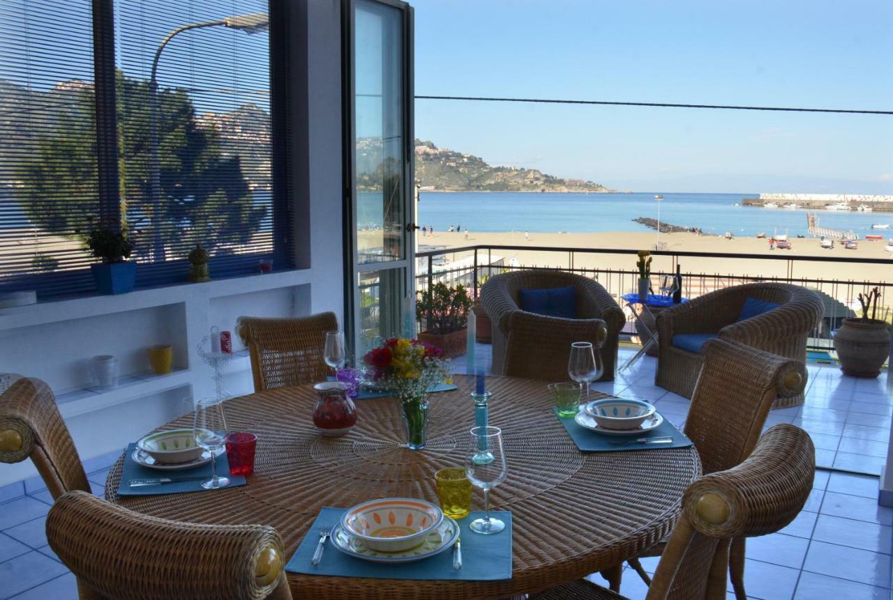 Terrazza Sul Mare Apartment จีอาร์ดีนี นักซอส ภายนอก รูปภาพ